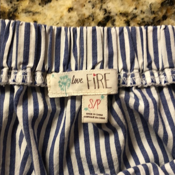 Blue and white stripe top. Size small - Picture 5 of 7